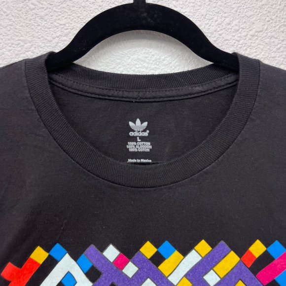 Adidas short sleeve purple graphic geometric crew neck mens shirt  Size: L - Picture 4 of 5